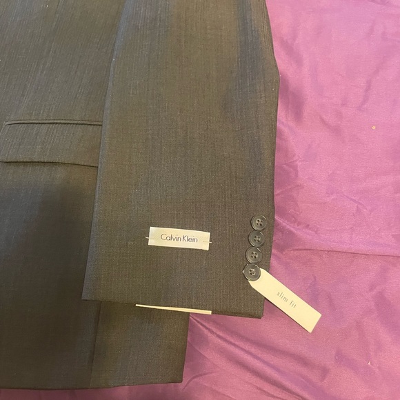 Wool Calvin Klein suit. New with tags.Never worn. - Picture 2 of 5